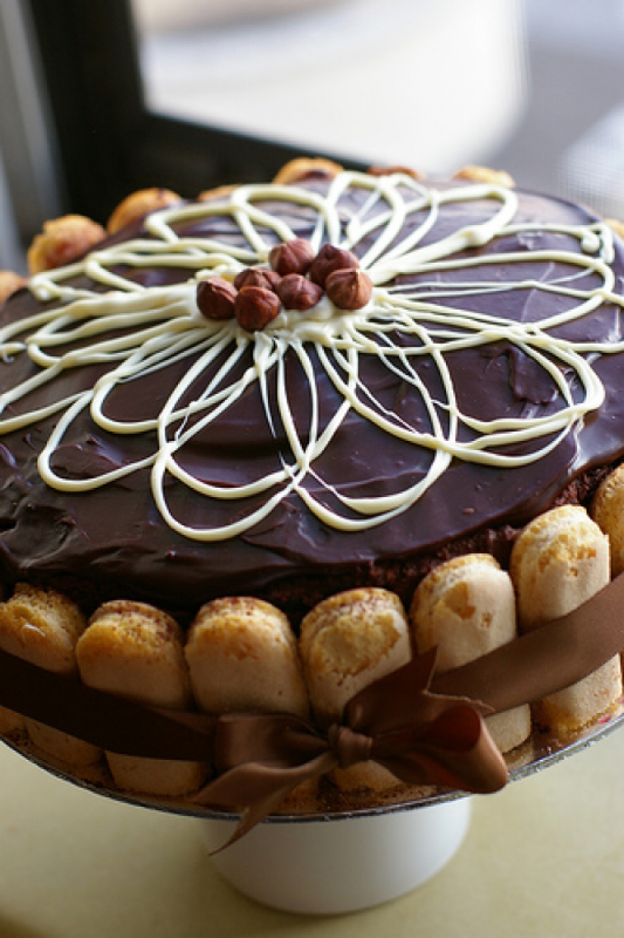15 Wonderful Cakes with a Touch of Yummy Chocolate - Page ...