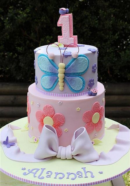 20 Ever Charming and Lovely Cakes