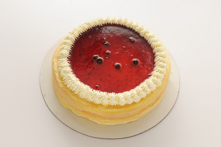 Berry Strawberry Cake