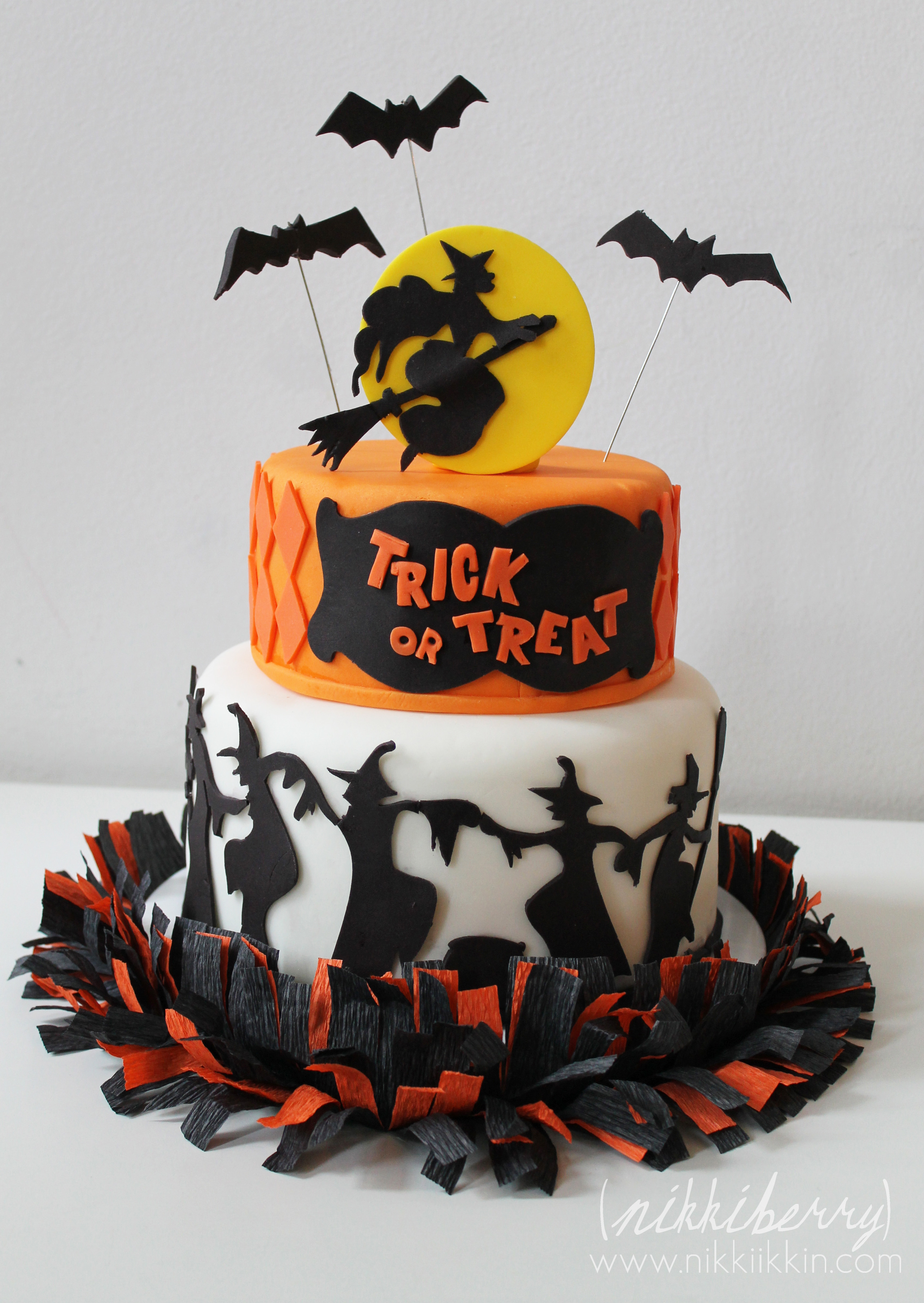 Haunted Halloween Cakes and Biscuits