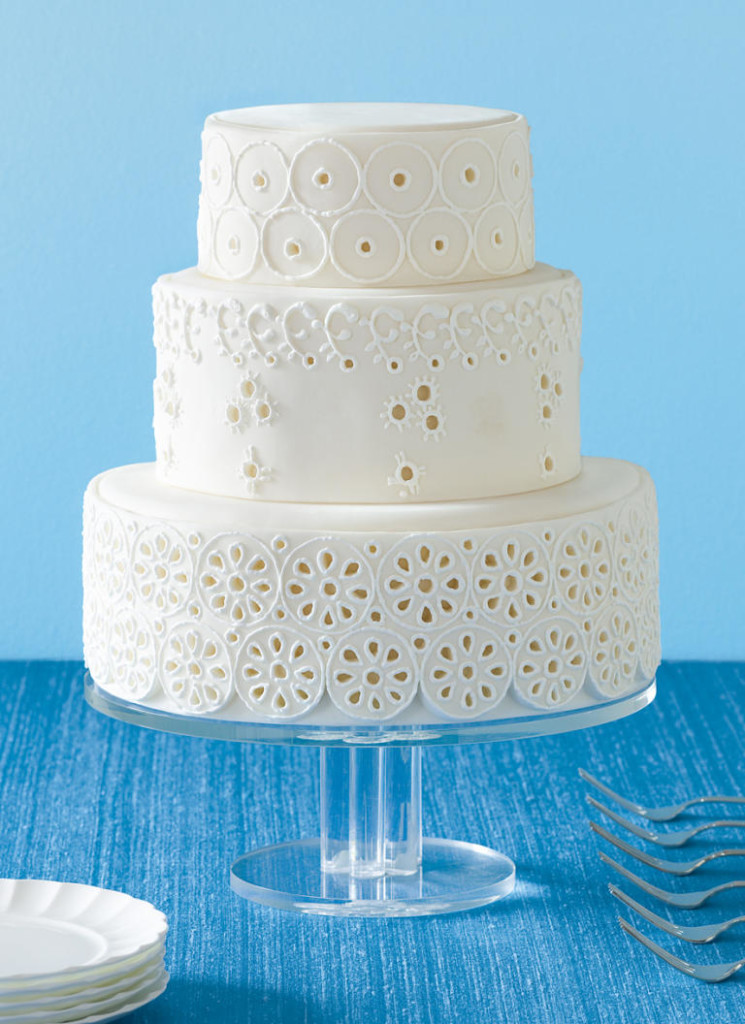 Eyelet Icing | PHOTO BY ANDREW MCCAUL