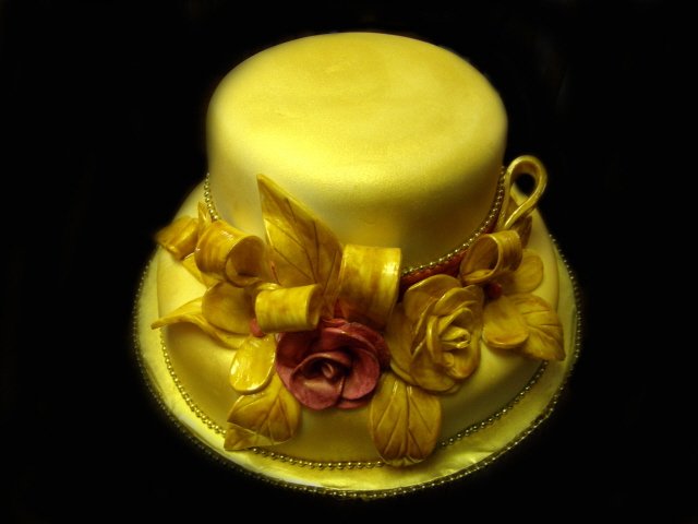 Fusha and Gold Hat Cake