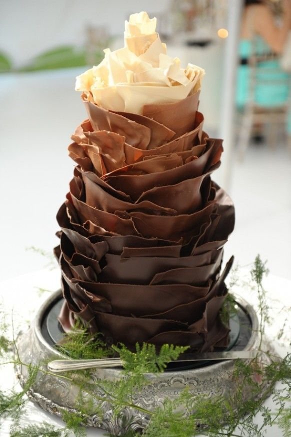 Petal Chocolate Cake Found on ana-rosa.tumblr.com