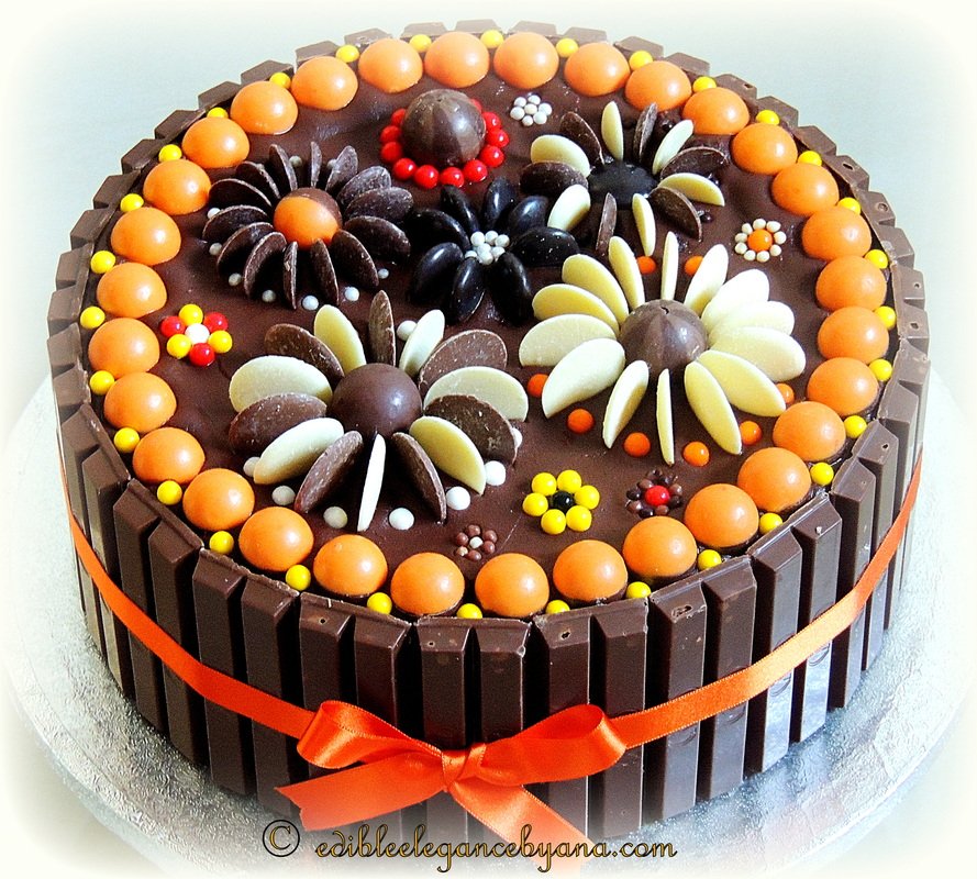 Super Enticing and Amazingly Designed Chocolate Cakes 8