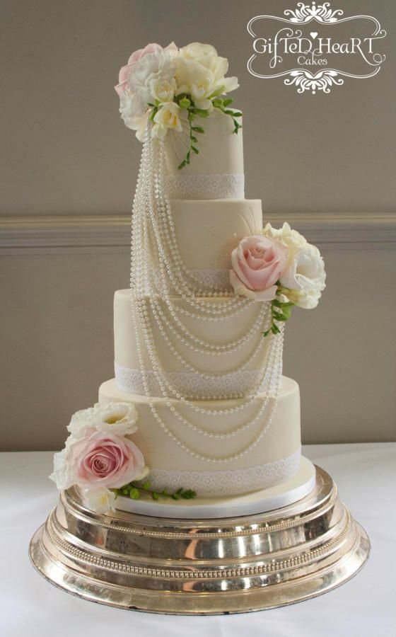 Pearls and Roses Wedding Cake