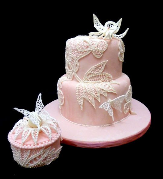 Pretty Lace Wedding Cake