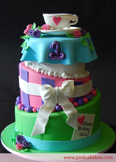 Alice in Wonderland Cake