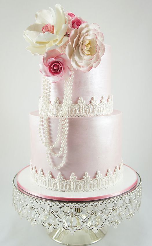 Cake with Magnolias and Briar Rose Sugarflowers