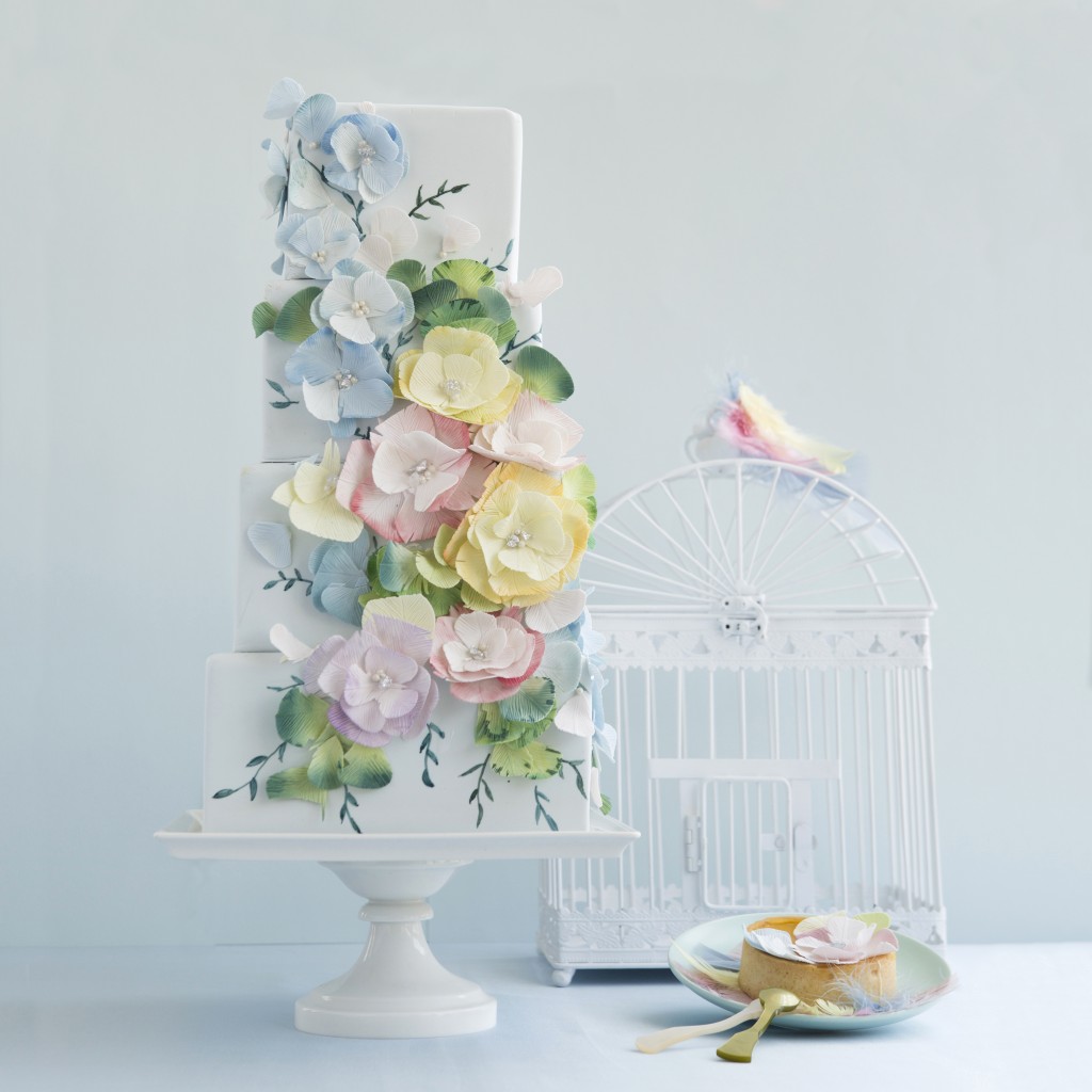 Caketress Lori Hutchinson Dubai Emirates Marchesa Fashion Wedding Cake