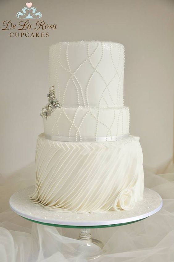 Elegant Tiny Pearls & Sparkling Brooch Wedding Cake