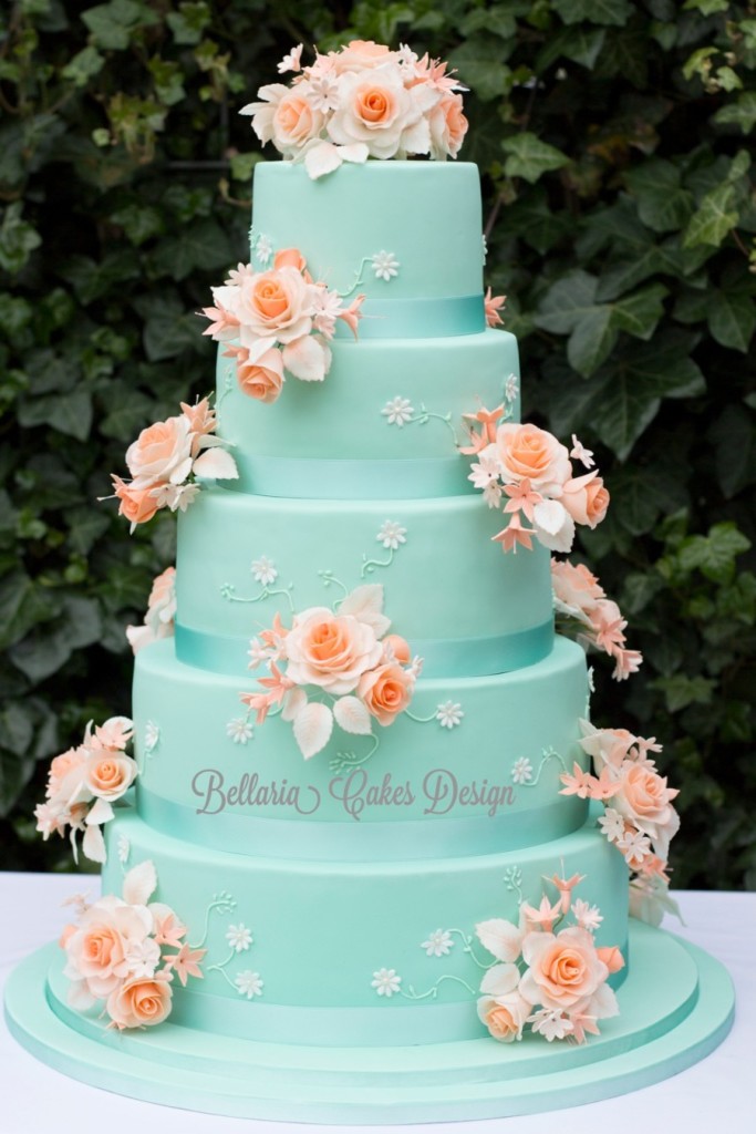 Mintgreen and Peach Cake