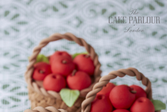 Apple Basket Mini Cakes by Cake Parlour