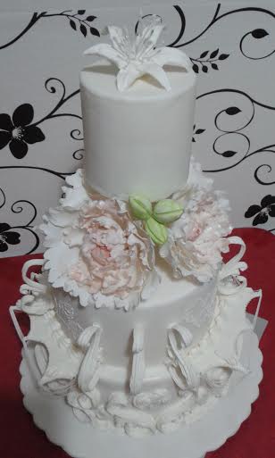 Flo Zaharia's Beautiful Royal Icing Cake