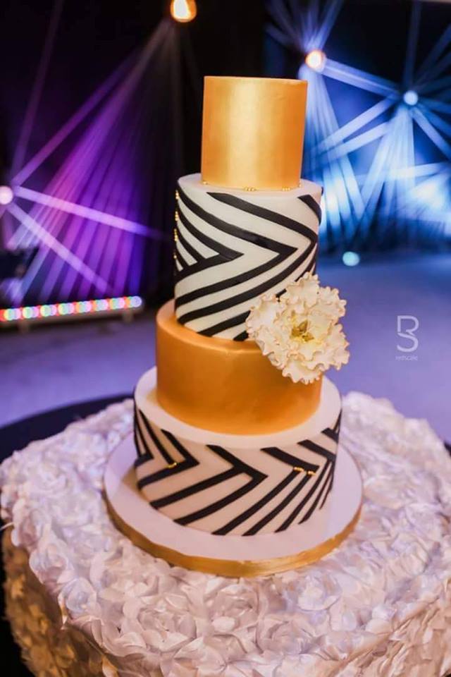 Pretty Wedding Cake by Mars Faraon Gemeniano‎