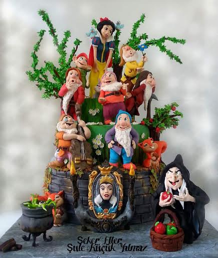 Şule Yılmaz ŞekerEller's Snow White Cake