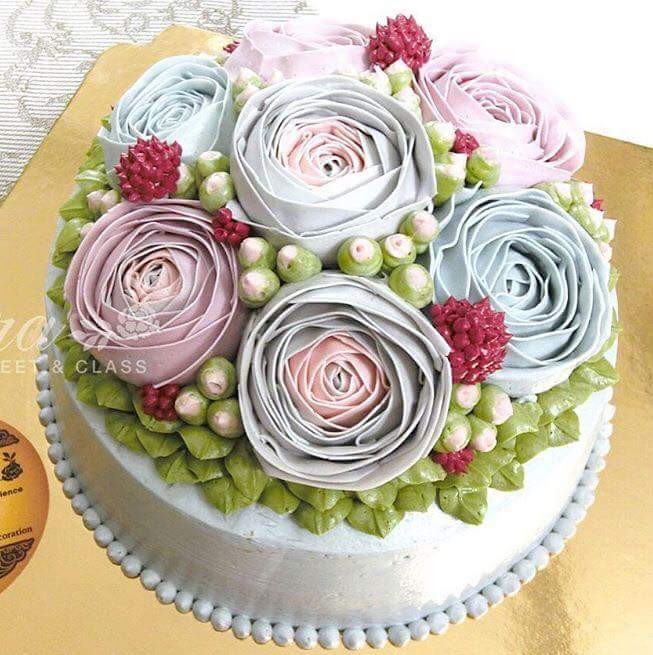 Beautiful Flower Cake by KisR