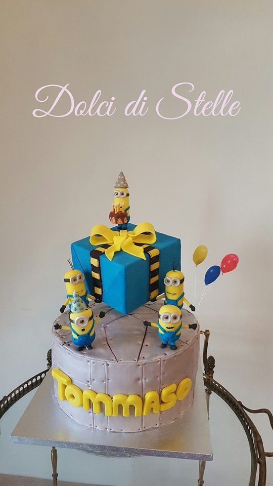 Dolci Di Stelle Minions Cake