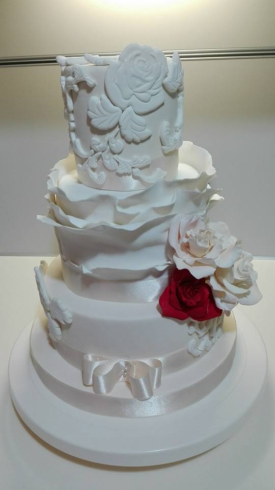 Elegant Cake by CreaZucchero by Amy