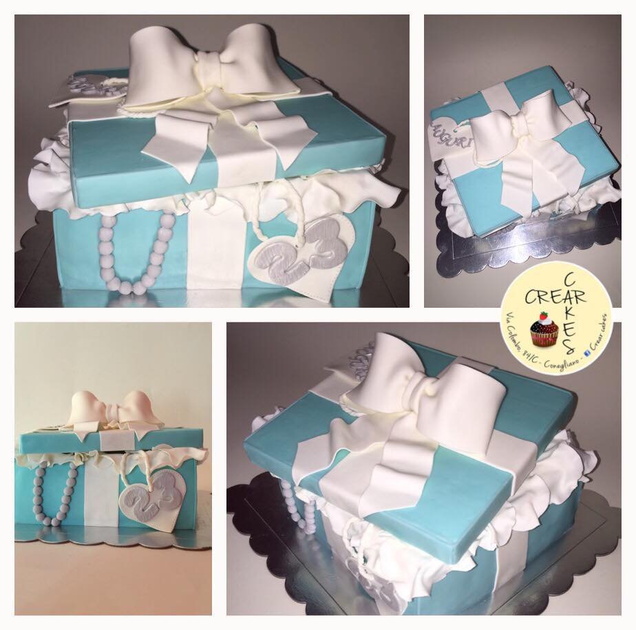 Gift Cake by Ileana Lino‎