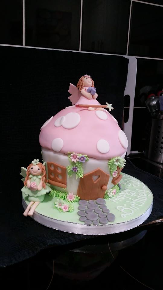 Jodie Downs‎ Unique Cake