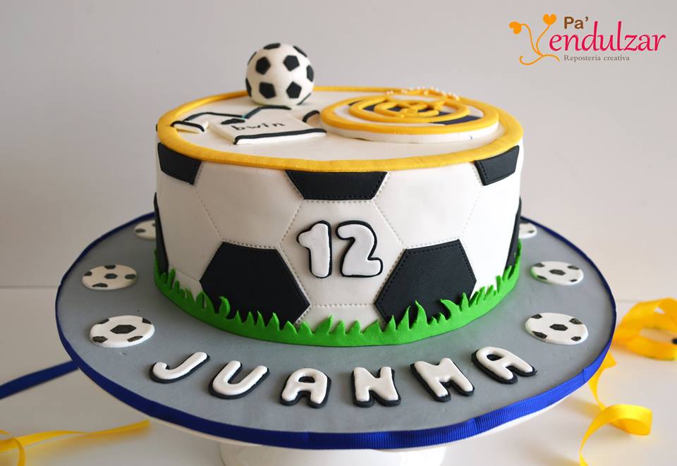 Pa' endulzar Soccer Themed Cake
