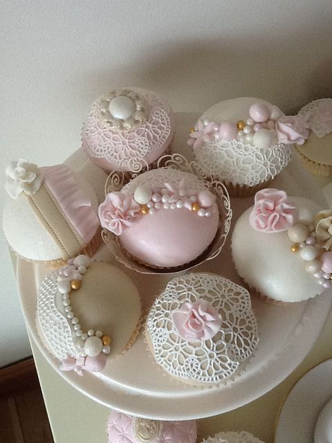 Vintage cupcakes