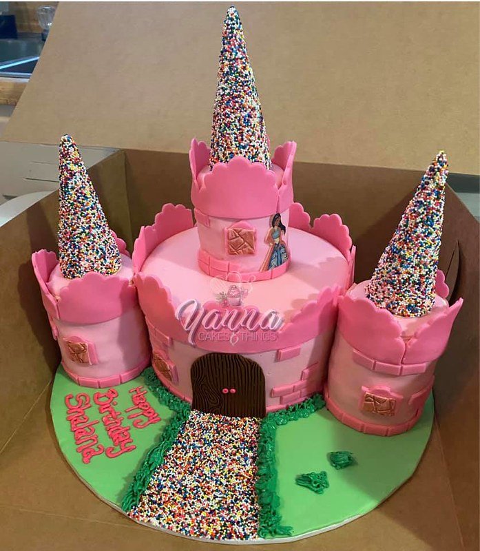 Castle Cake by Yanna Cakes