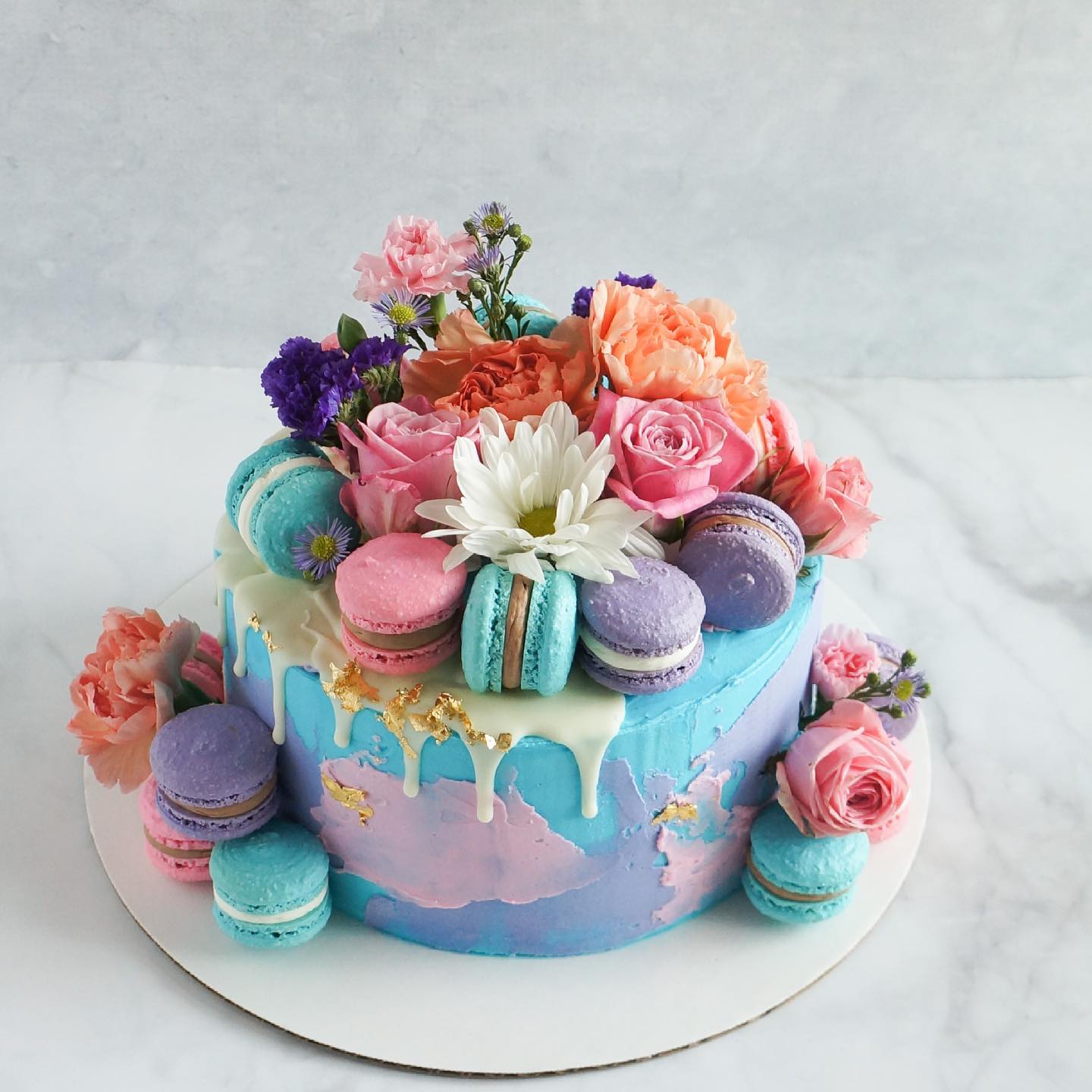 Cake by Hanna’s Honey Cakes