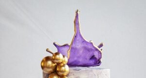 Cake by Miretti Desserts