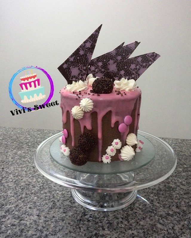 Cake by Vivi’s Sweet