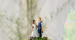 Cake by Florida Peach Sweets