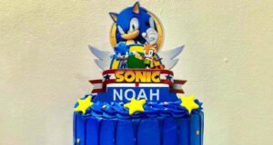 Cake by Tiffany Cakes