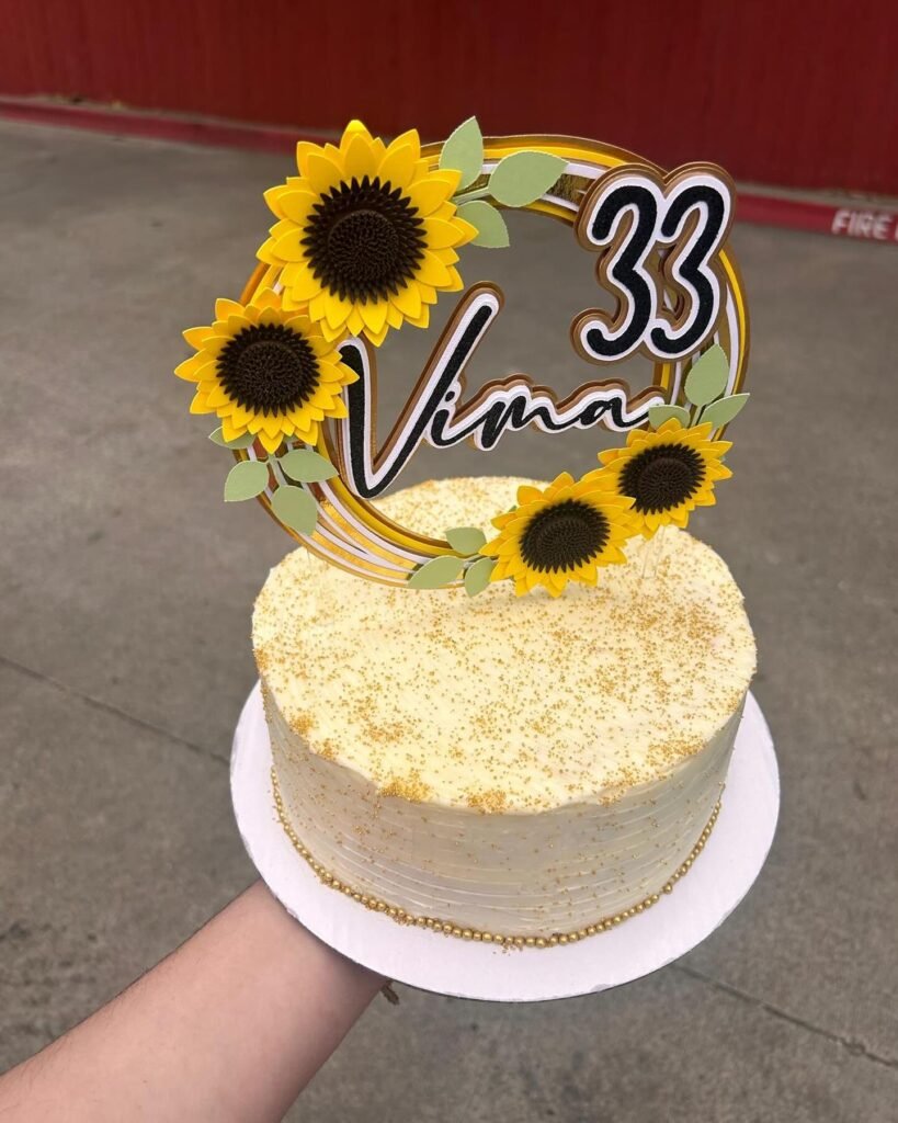 Cake by Eggie’s Sweetz