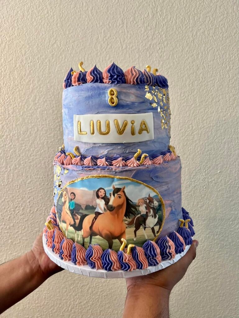 Cake by Deelicious Sweet Treats