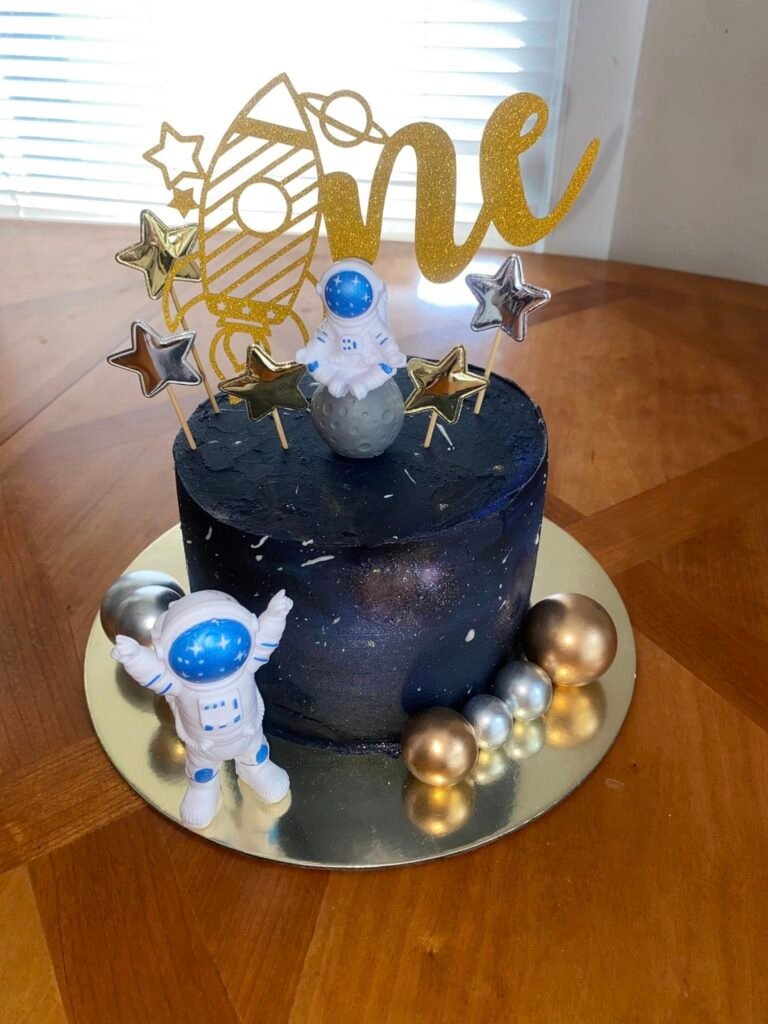 Cake by Mik's Sweets & Treats