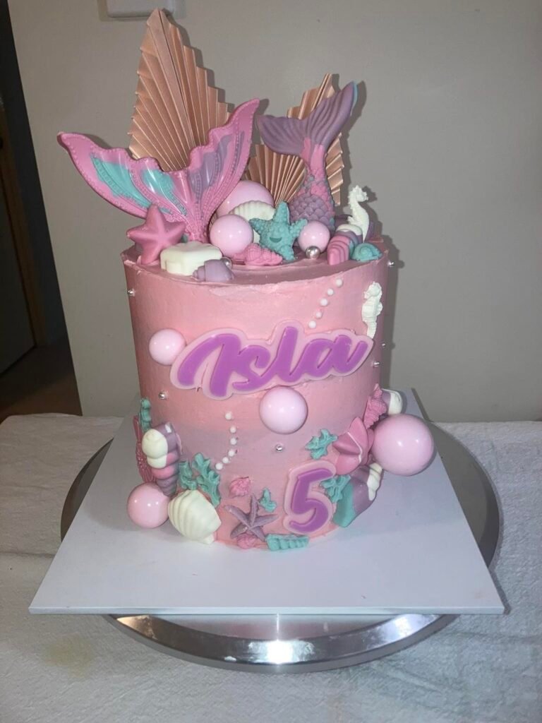 Cake by Buttercream Delights 1