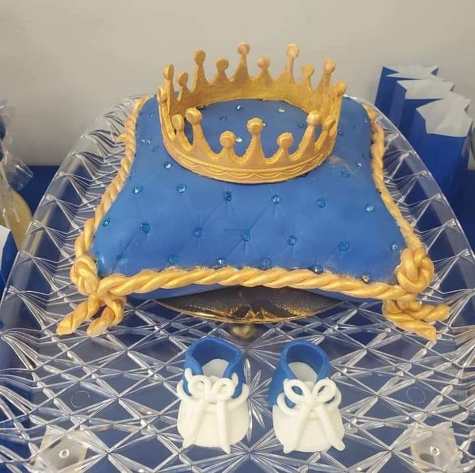 Cake by Shilicious Custom Cakes and Treats