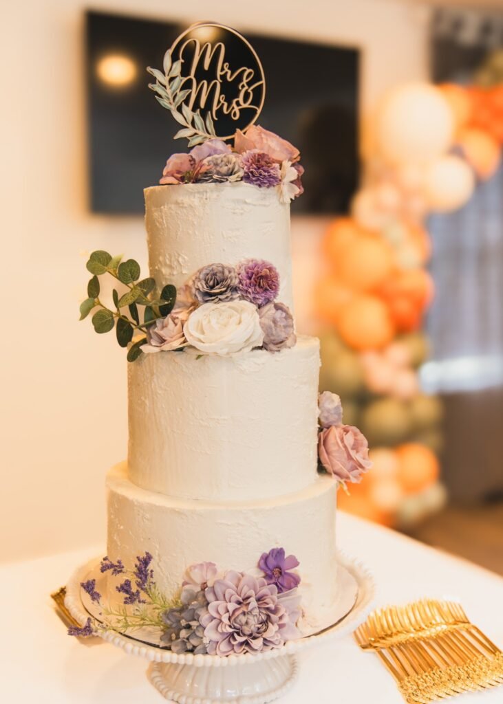 Cake by Eat Moore Cake