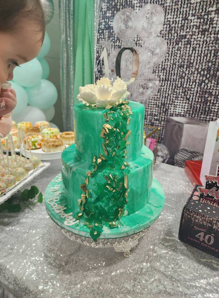 Cake by Magic Pastries
