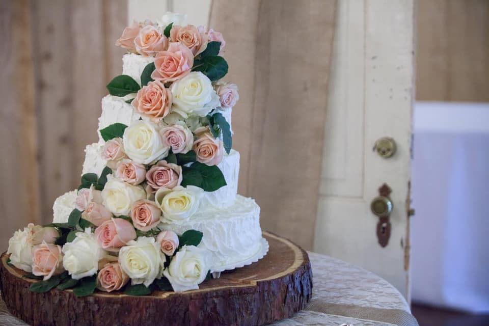 Cake from Custom Cakes by Tam