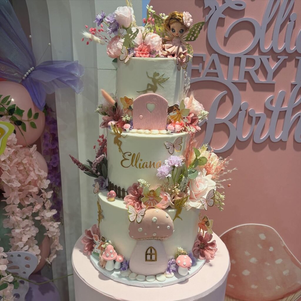 Cake by Melina's Munchies
