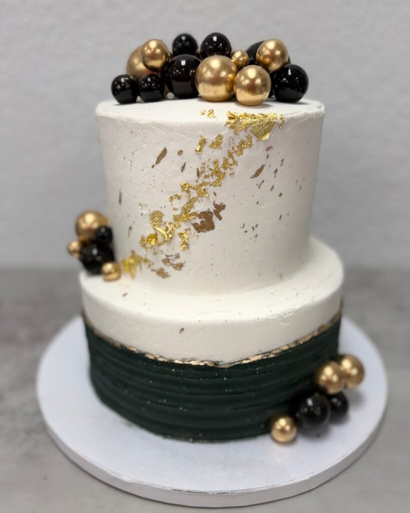 Cake by Bambinos
