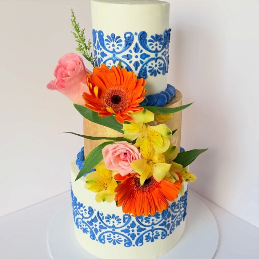 Cake by Dina's Cupcakery