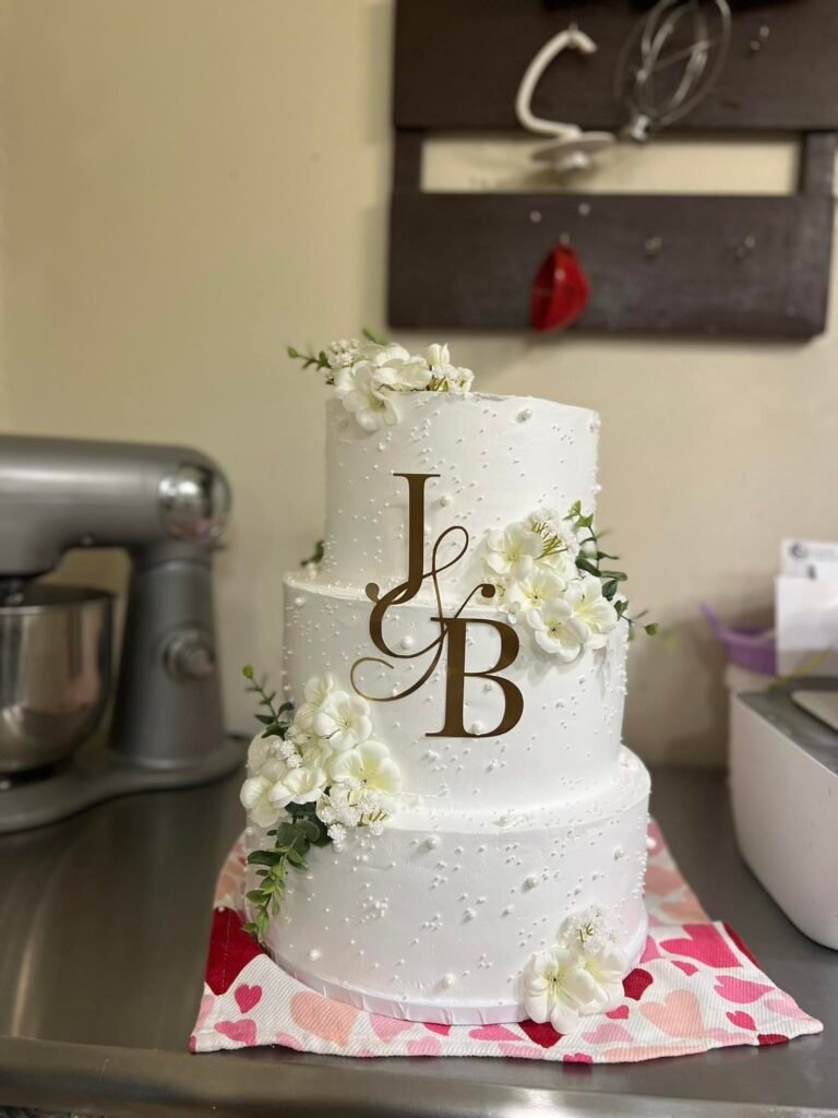 Cake by JJAR Kakes