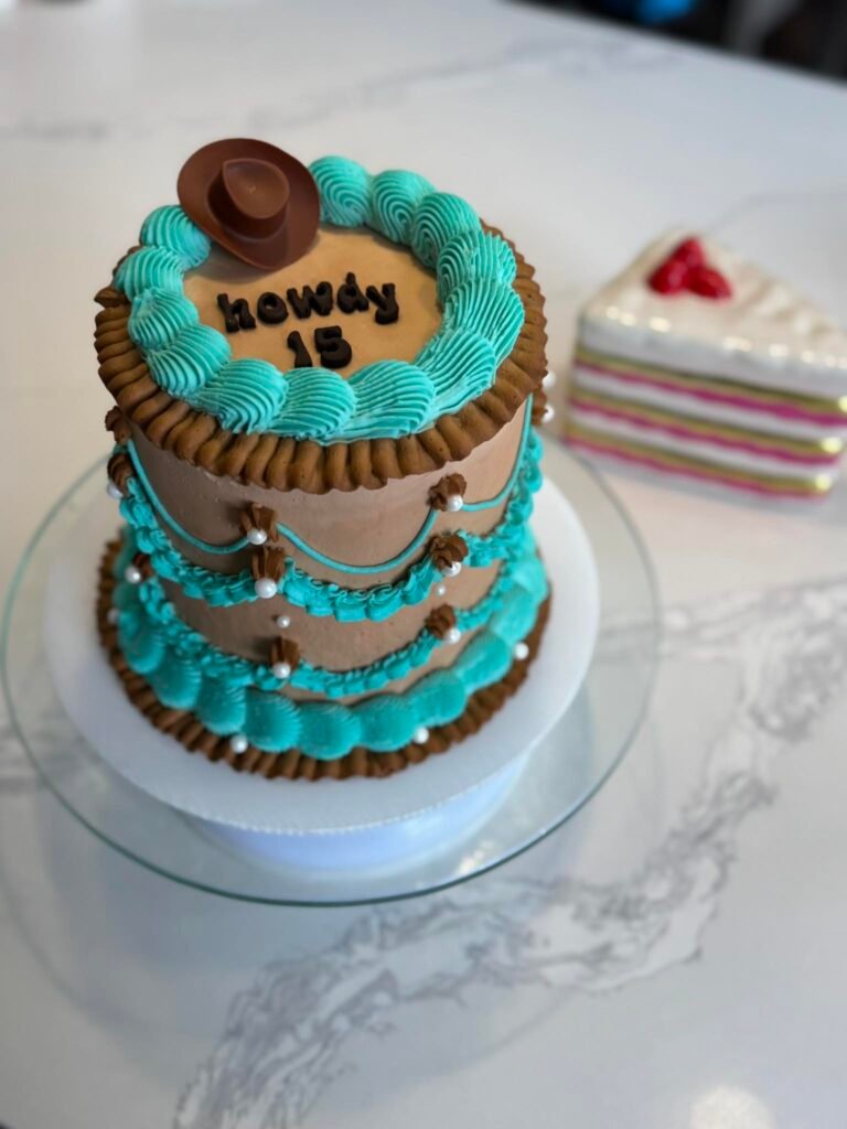 Cake by SweetLeche