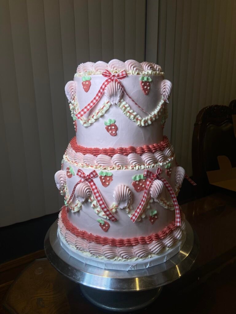 Cake by Sweetnkrizp