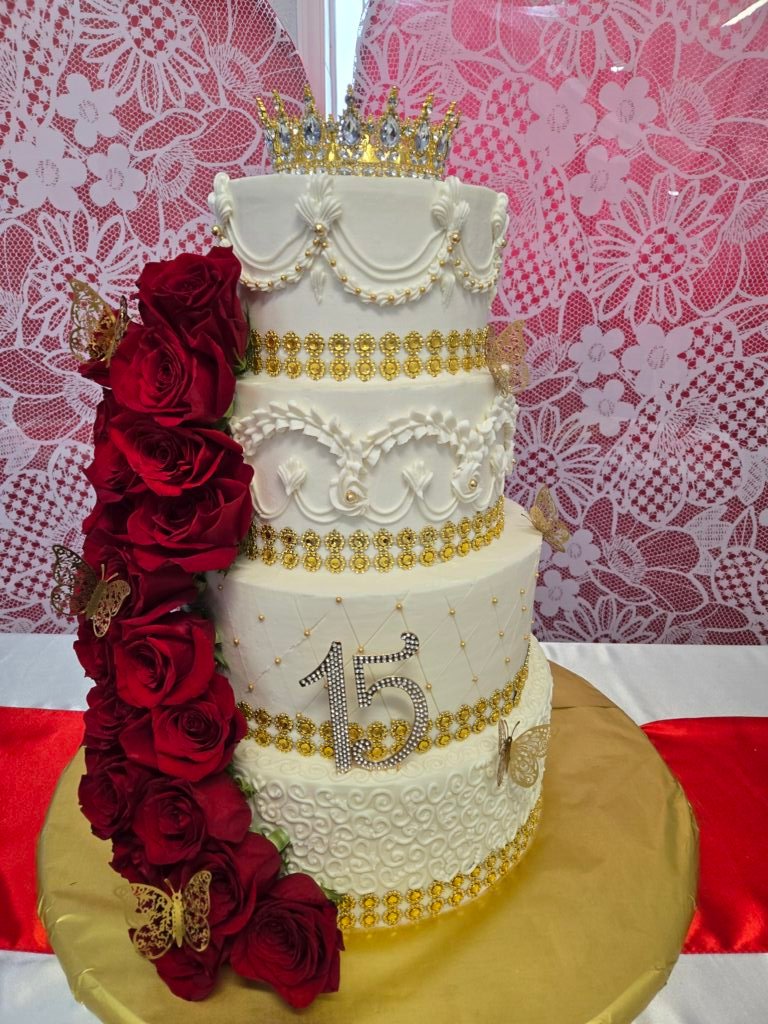 Cake by Damaris Duran of Pasteles Y Antojitos Duran
