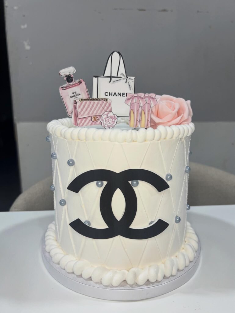 Cake by Dani-Luuu Cakes N Treats