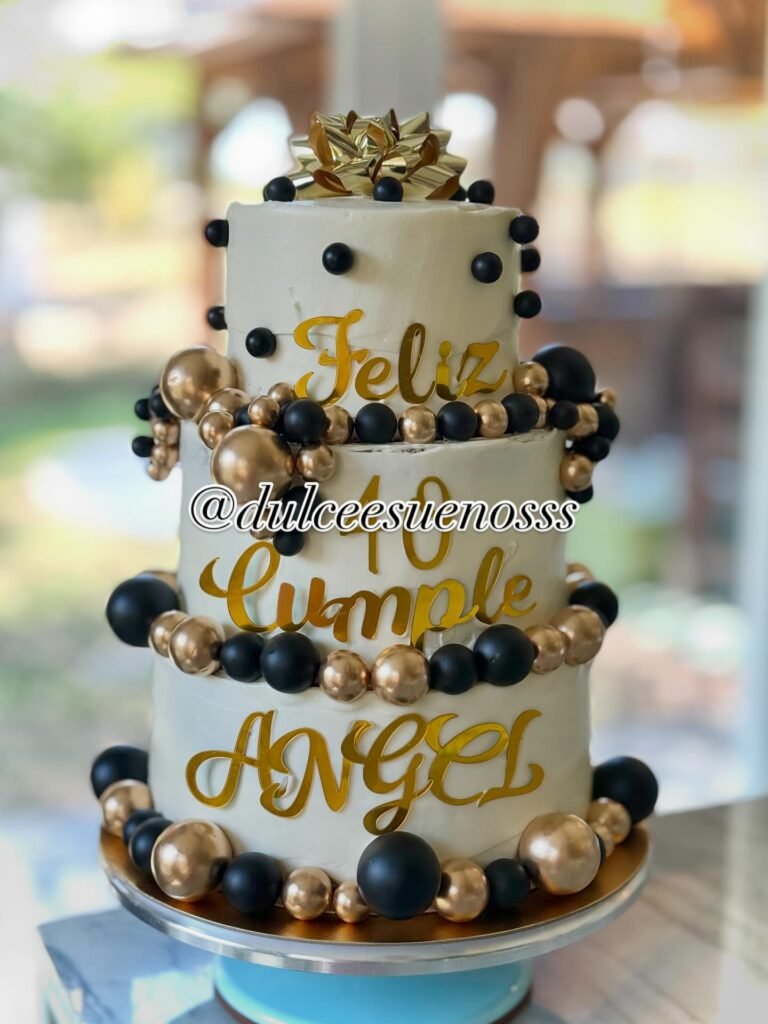Cake by Dulce Sueños