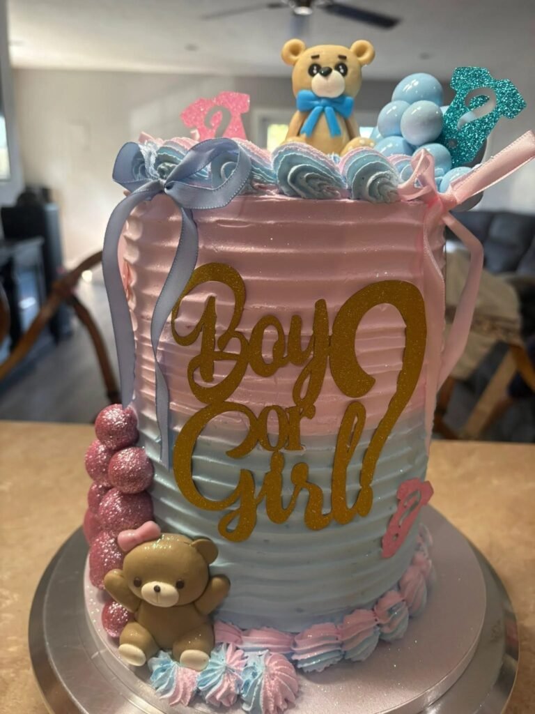 Cake by Mona's Pastries